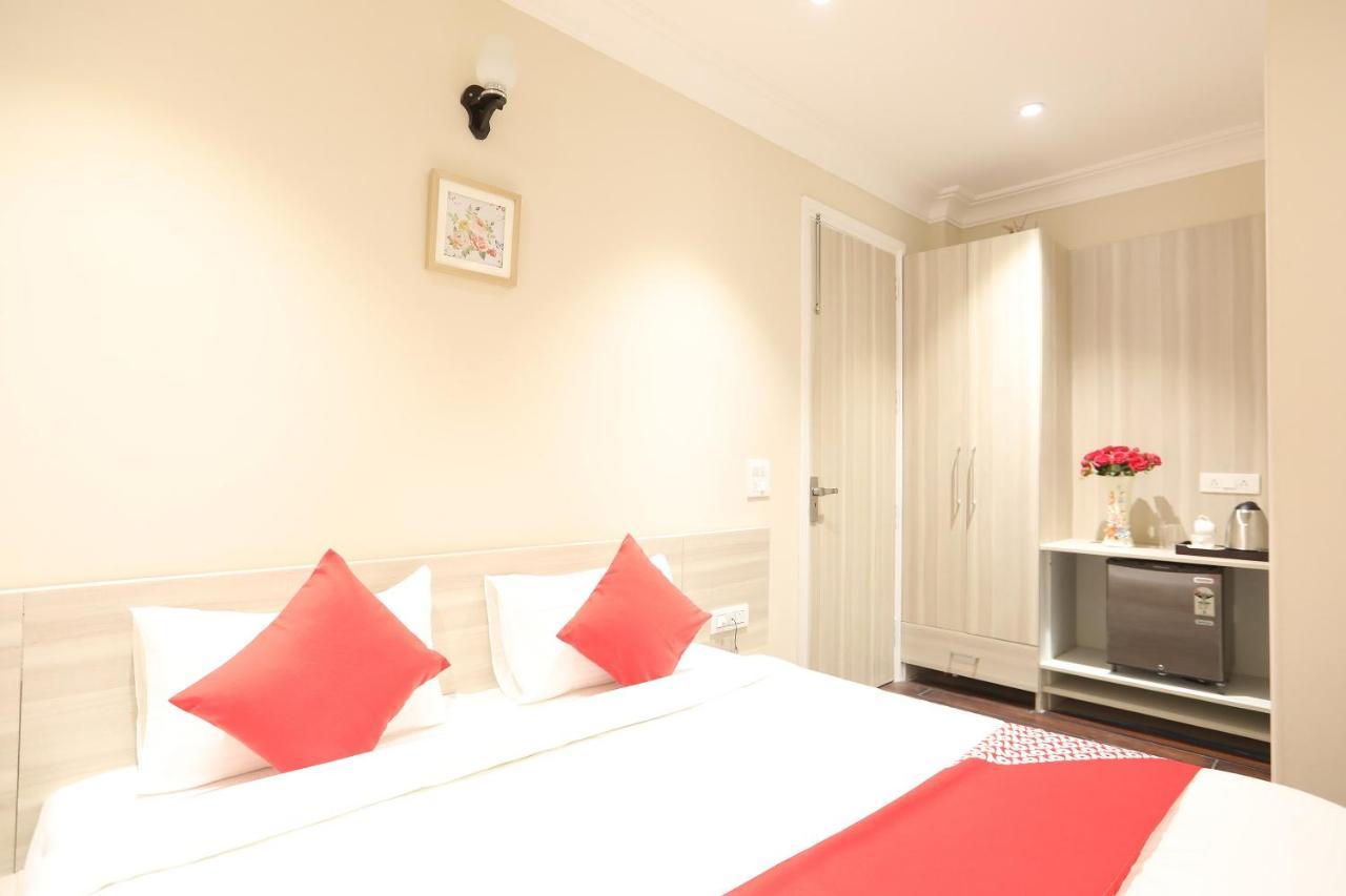 Hotel Oyo 43009 The Palm Green Indraprastha Esterno foto