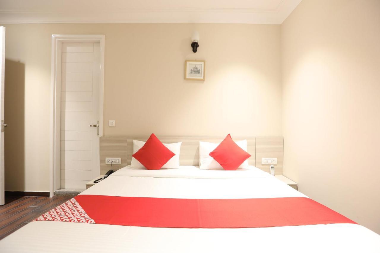 Hotel Oyo 43009 The Palm Green Indraprastha Esterno foto
