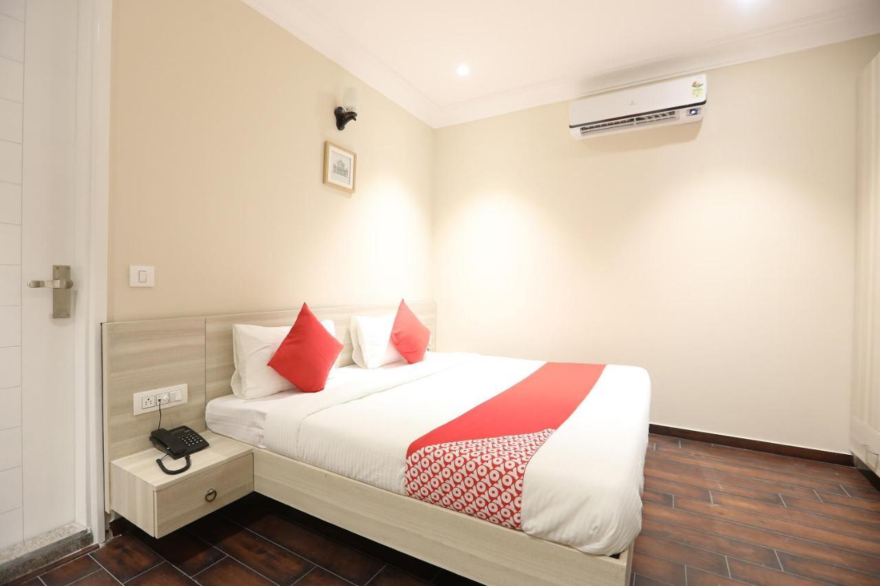 Hotel Oyo 43009 The Palm Green Indraprastha Esterno foto