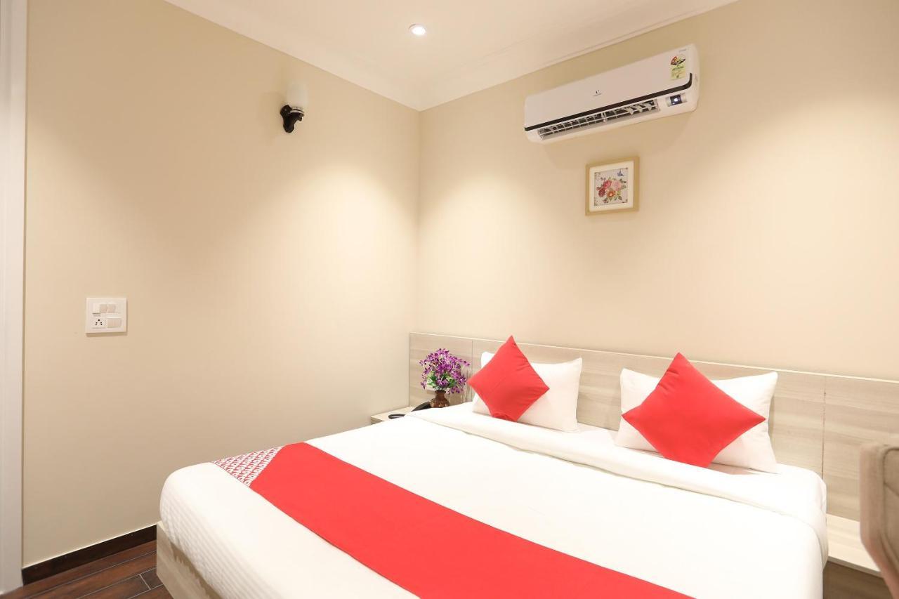 Hotel Oyo 43009 The Palm Green Indraprastha Esterno foto