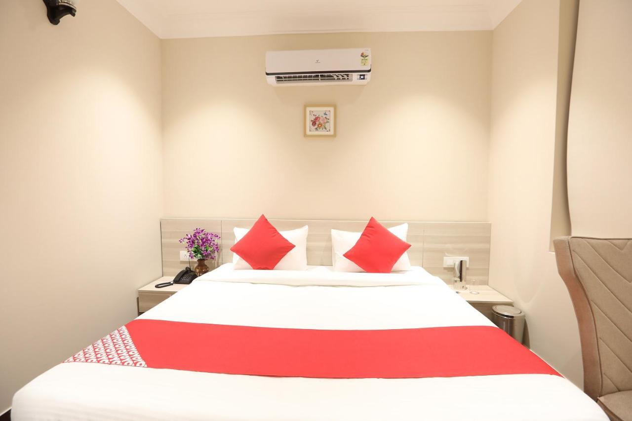 Hotel Oyo 43009 The Palm Green Indraprastha Esterno foto